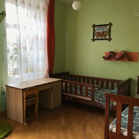квартира возле парка Apartment